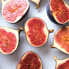 Many halves of figs